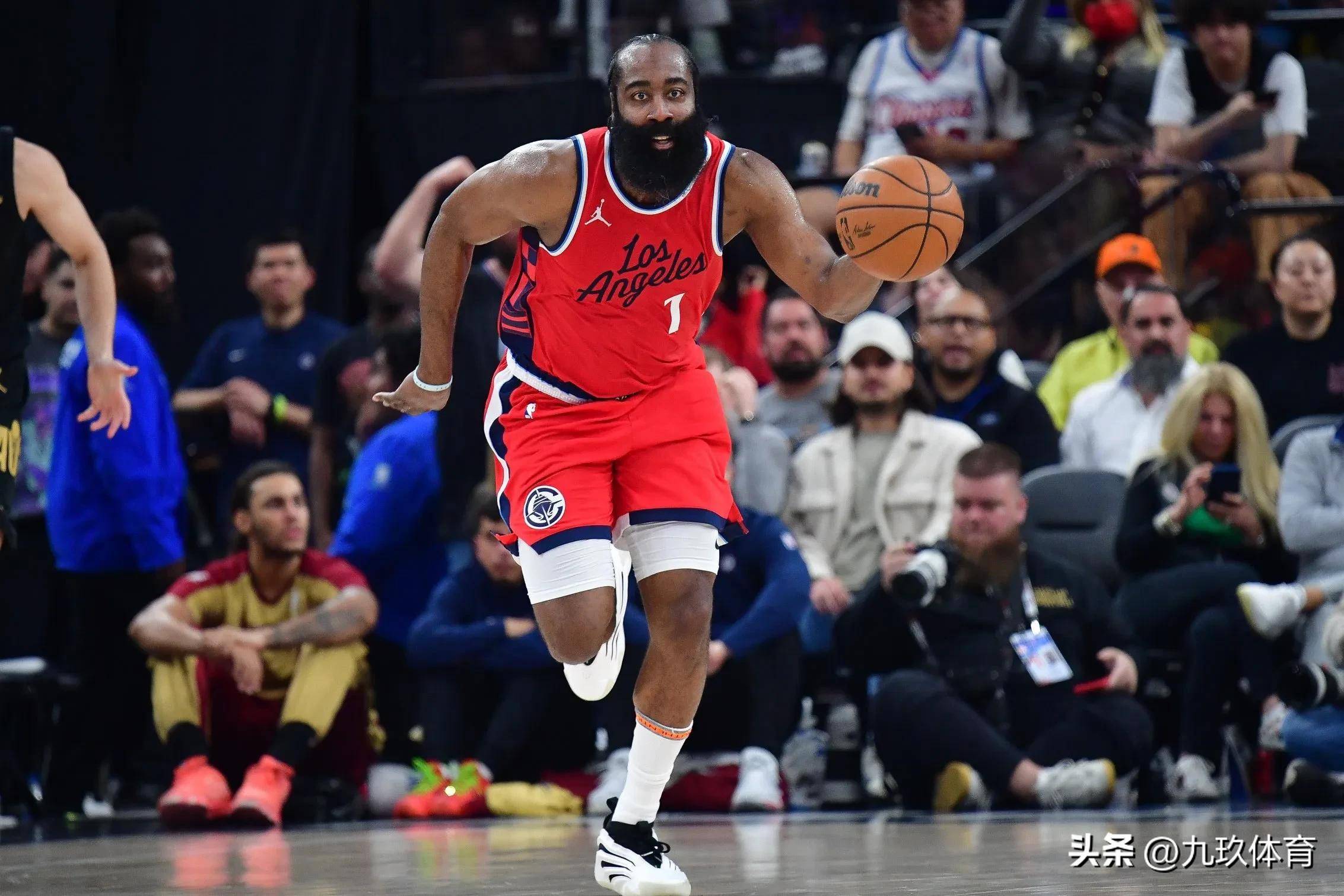 kaiyun官网-哈登重返赛场，持续失利首场状态出色，G2观众沸腾！热度持续攀升(重返现场的救赎者在线阅读)