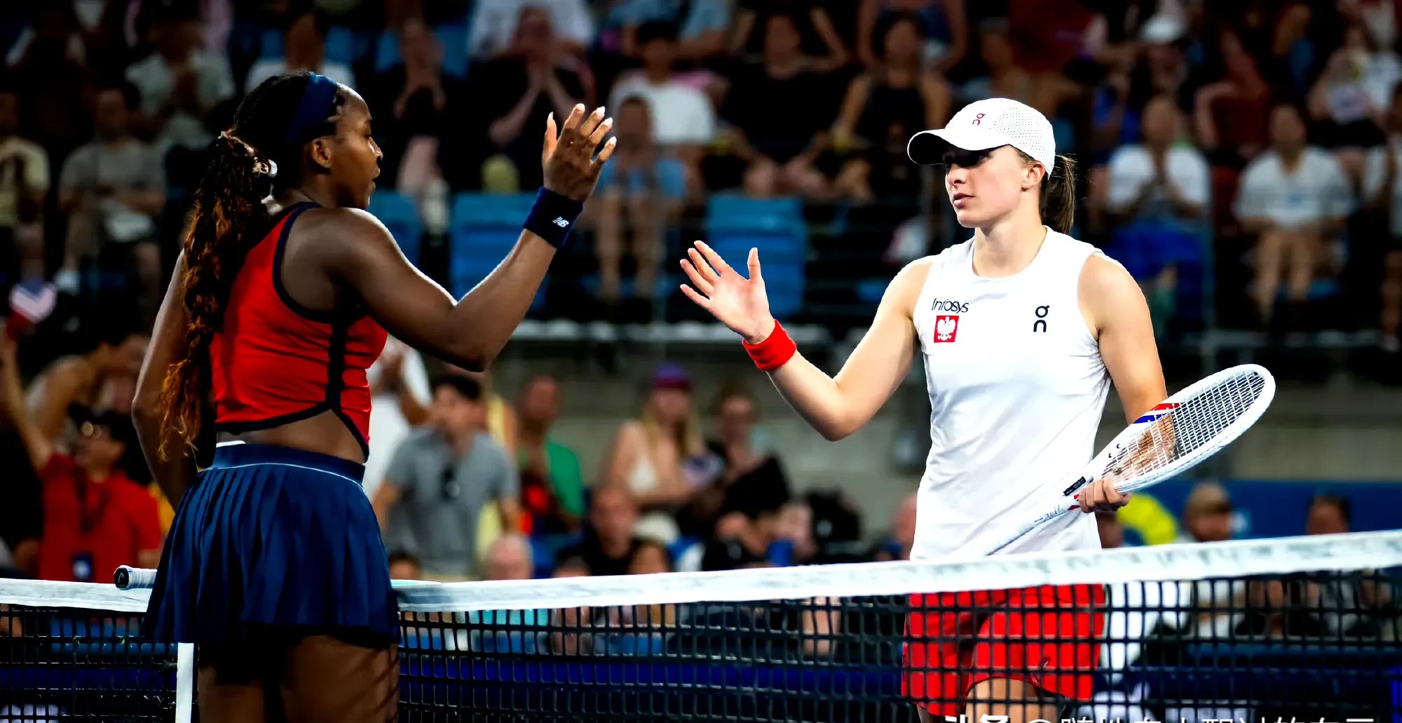 开云体育官网-表现优异首场状态出色，G2观众沸腾！，费德勒重返赛场赢得满堂喝彩(澳网费德勒一盘不失)