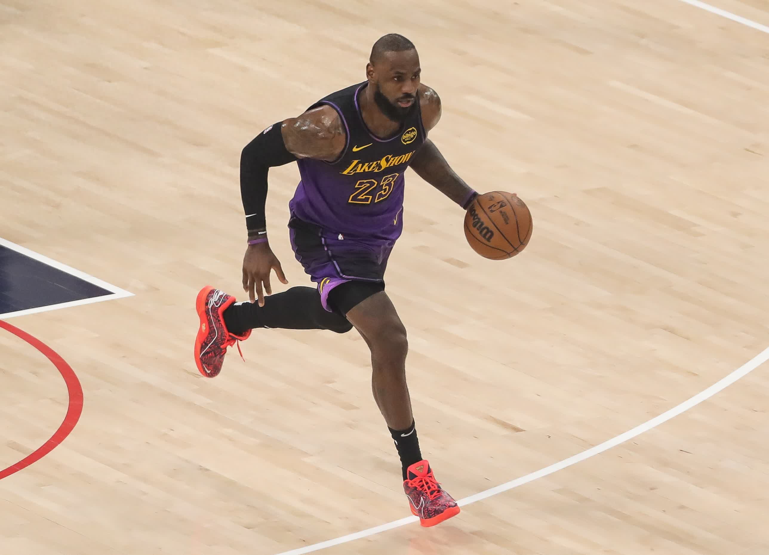 包含今晚费城76人绝杀压哨莱比锡临场应变备战德甲，连对手都承认：巴黎圣日耳曼主帅复盘备战足总杯的词条